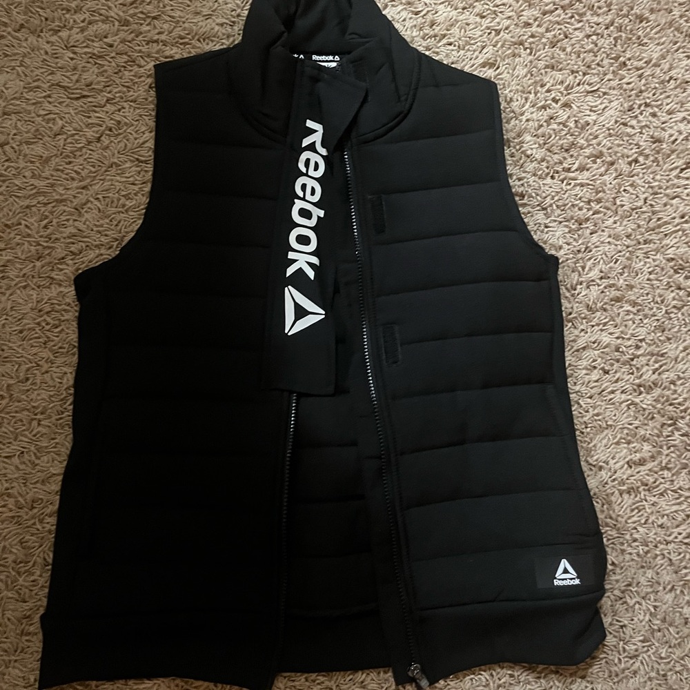 Reebok puffer vest